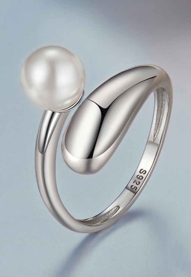 Simple Temperament Shell Pearls Open Ring